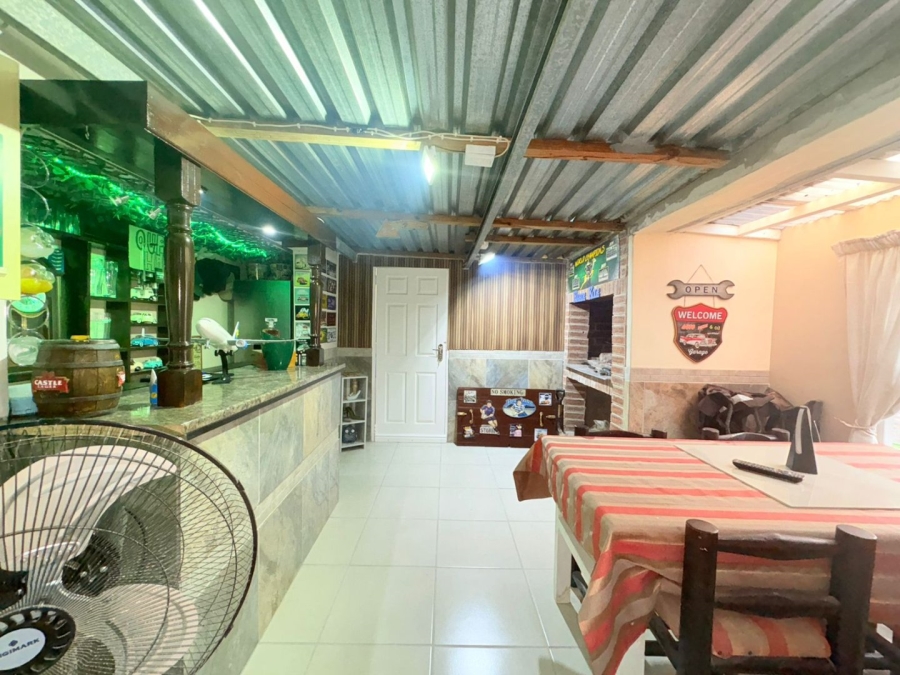 7 Bedroom Property for Sale in Sunnyridge Eastern Cape